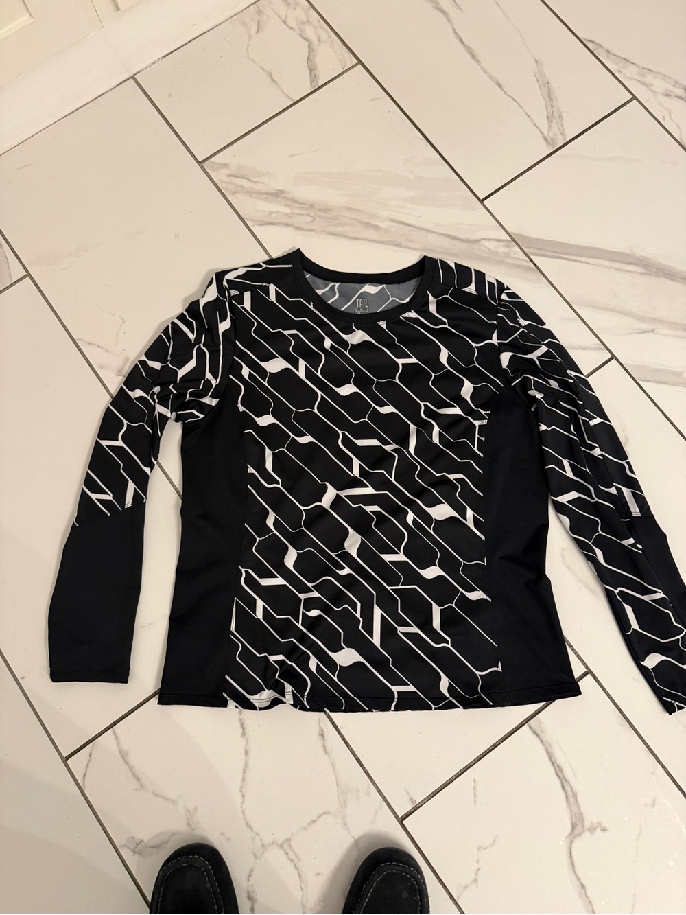 Tail Black and White Long Sleeve Performance Top